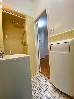 Rented by Dynamik Realty | media 13