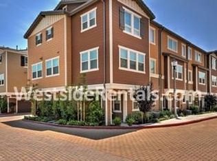 7249 N Maple Rd, Van Nuys, CA 91405