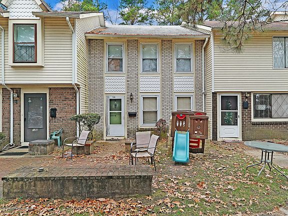 2nd image of 186 Colony Cir #1000