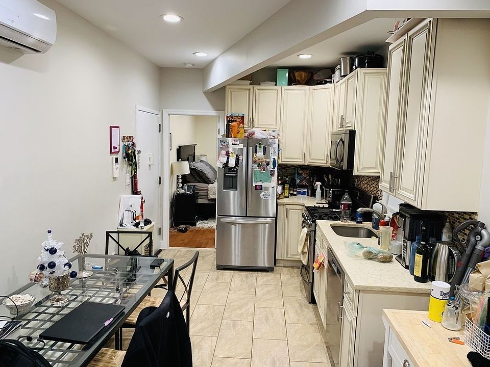 1st image of 3115 41st St APT 1L