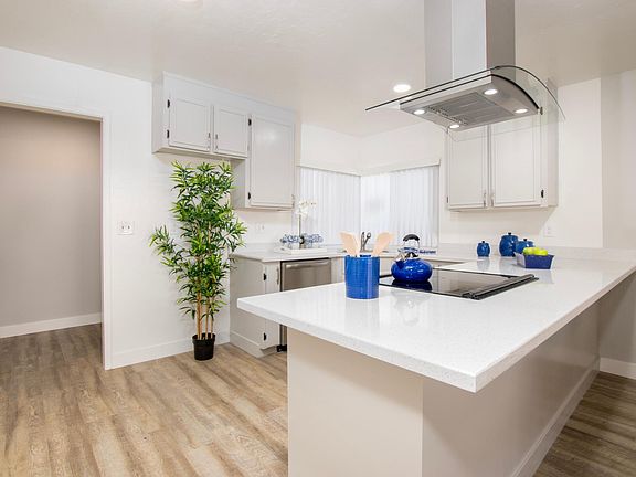 5th image of 4110 Wessex Dr