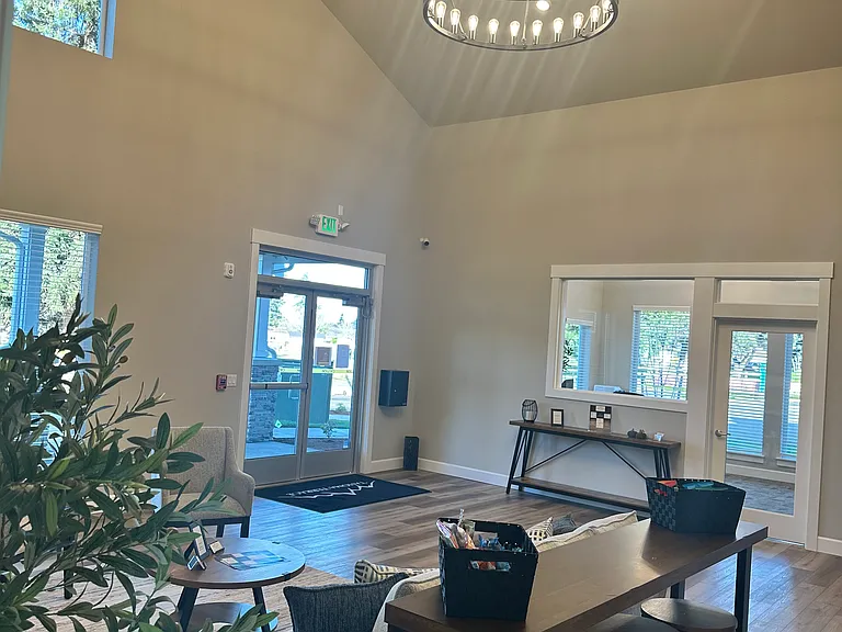 Tahoma Terrace Apartments — Photo 8