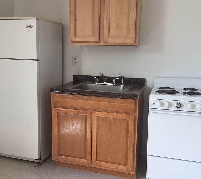 2nd image of 314 S Queen St APT 1F