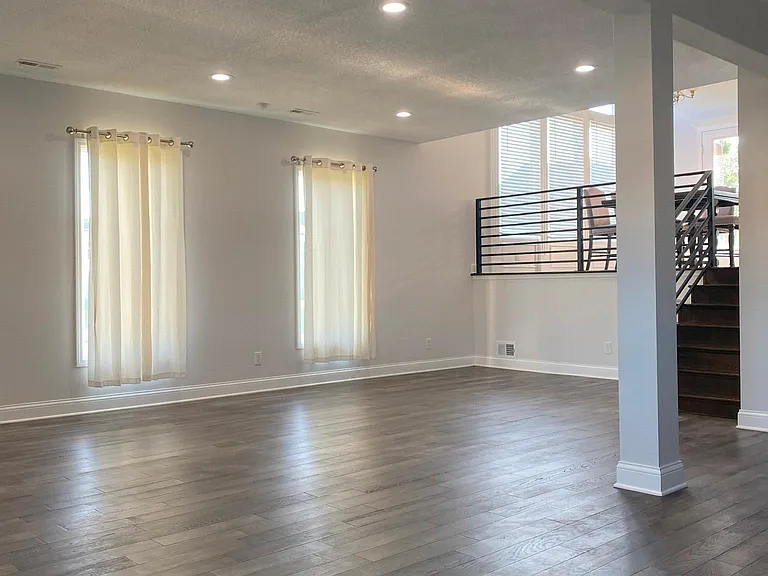 5101 NW 57th Pl — Photo 16