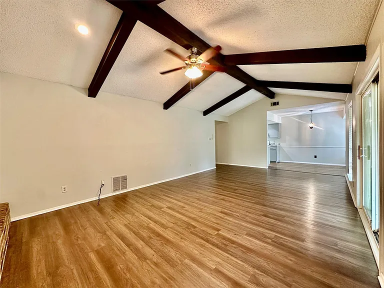 1504 Sagebrush Dr — Photo 6