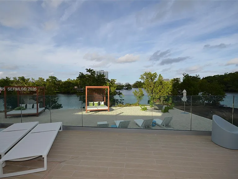 16385 Biscayne Blvd #518 — Photo 18