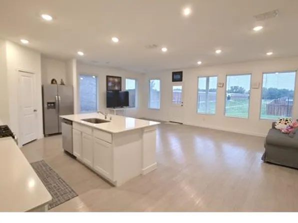 2021 Brackett Pond Rd, Forney, TX 75126