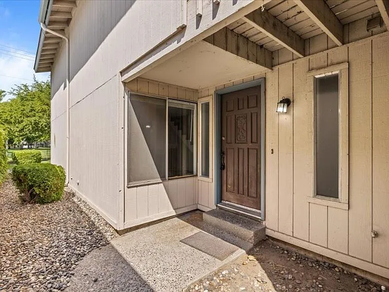501 Wright Ave #1 — Photo 1