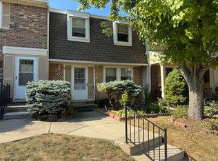 5377 Breeze Hill Pl, Troy, MI 48098