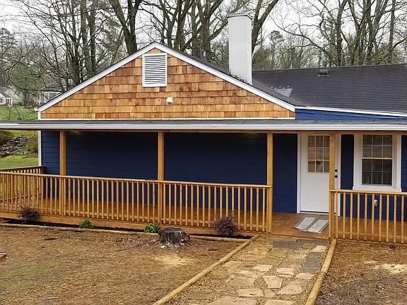 3rd image of 2015 Maplewood Dr