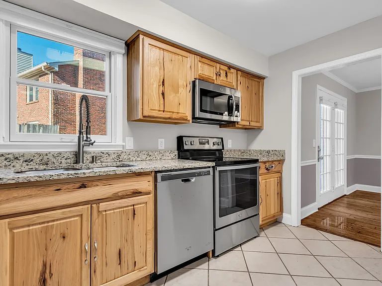 217 Westfield Dr — Photo 10
