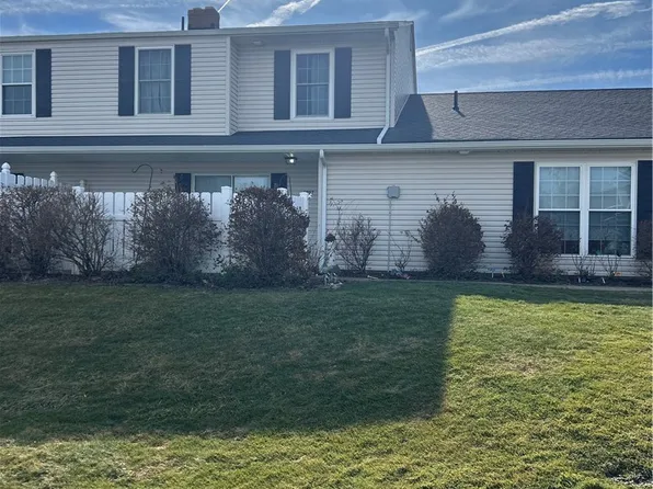 6857 Beacon Dr #63-B, Mentor, OH 44060