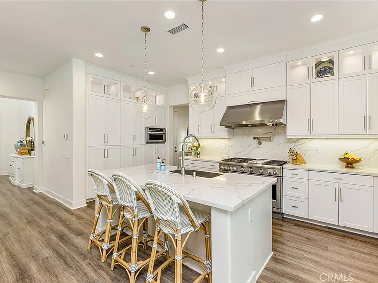 921 Camber Ln — Photo 6