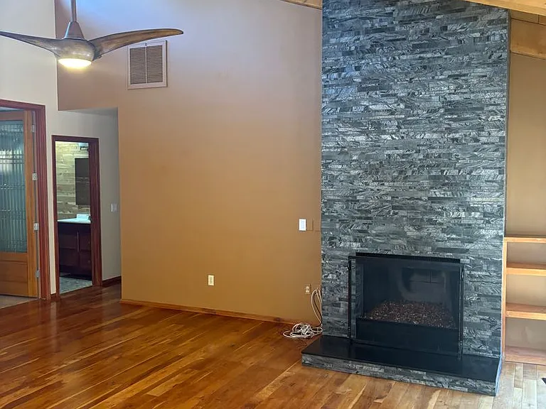70 Moore Dr — Photo 7