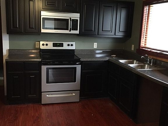 Kitchen
						:
						brand new kitchen with stainless steel appliancea