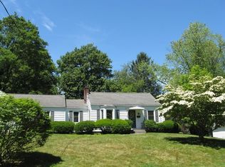 8 Skinner Ln, South Hadley, MA 01075