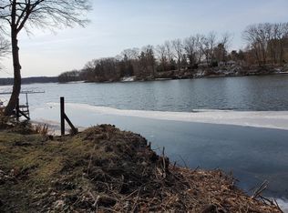 7174 Cascade Rd SE, Grand Rapids, MI 49546