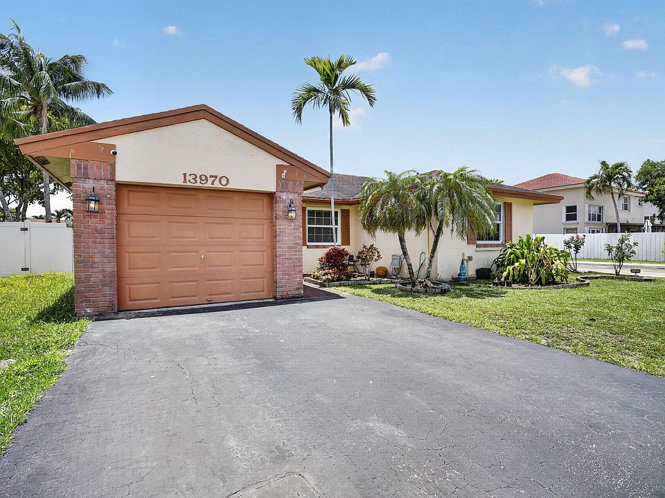 1st image of 13970 Oaklawn Place