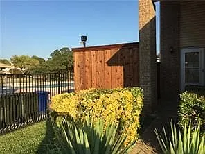 Board on Board privacy fence. - 2020 Via Bravo