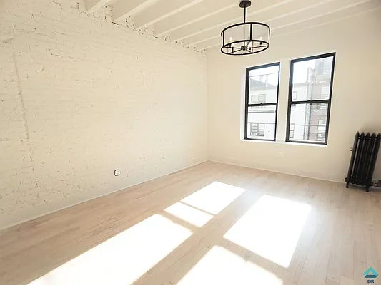 Rented by EXR | media 21