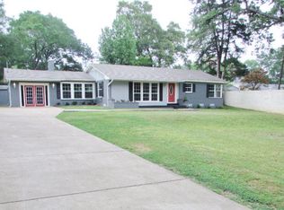 1209 E Brazos St, Palestine, TX 75801