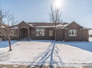 4601 E 49th St, Sioux Falls, SD 57110