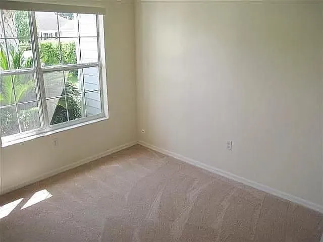 7624 SW 49th Pl — Photo 7