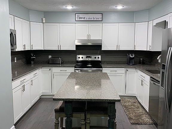 2nd image of 1517 Brook Park Dr