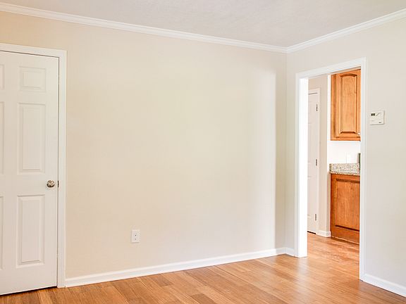 5th image of 1109 Wembley Dr
