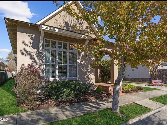 3rd image of 100 Deysbrook Ln