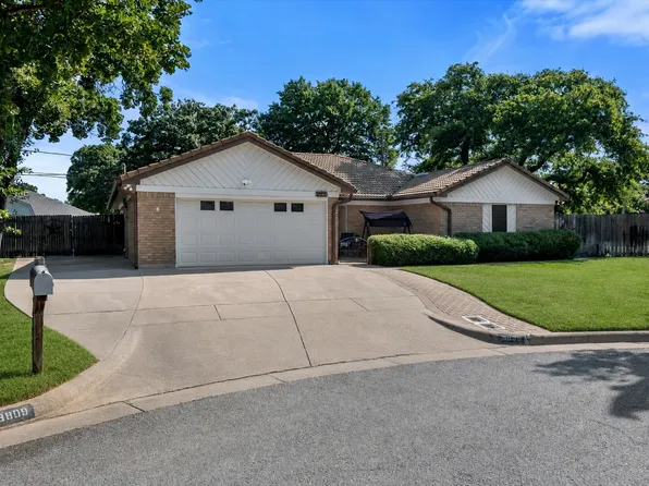 3809 Helmsford Dr, Arlington, TX 76016
