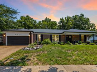 5400 Casa Royale Dr, Saint Louis, MO 63129