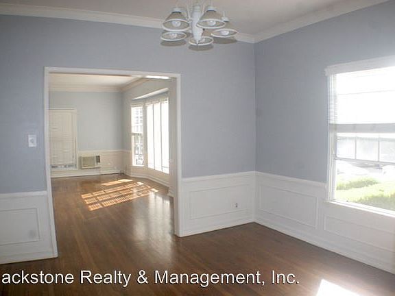 4th image of 1404 1/2 N Laurel Ave