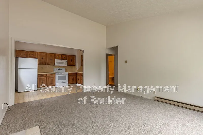 2 bed, 2.0 bath, 1300 sqft, $1,650 — Photo 2