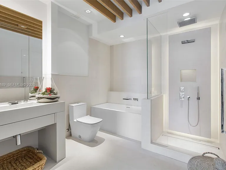 102 24th St #Penthouse 1610 — Photo 12