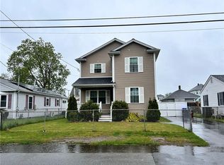 118 Whittier Rd, Pawtucket, RI 02861