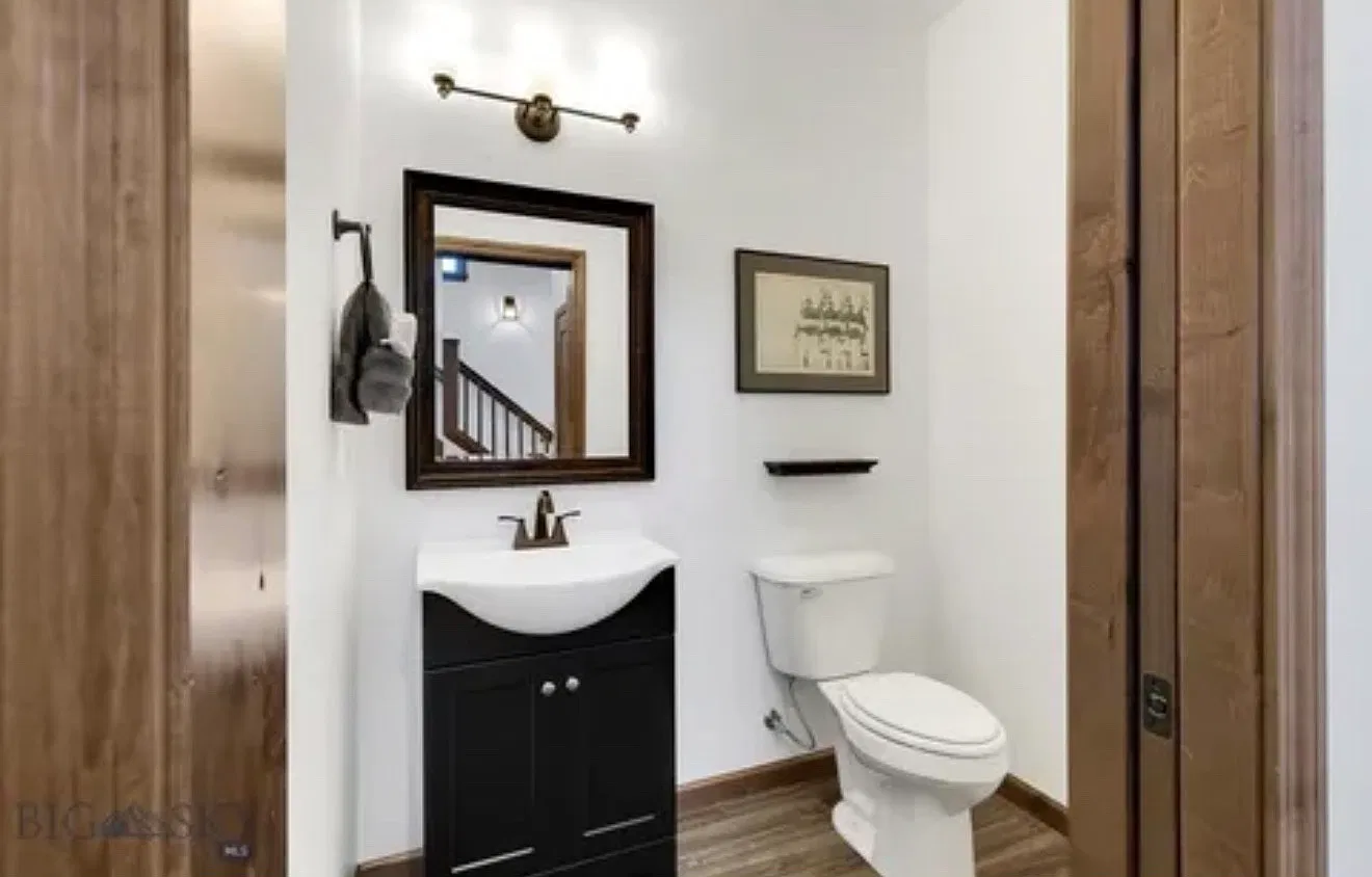 4 bed, 2282 sqft, $4,000 — Photo 2