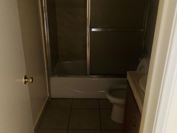 3rd image of 6643 Woodley Ave #3