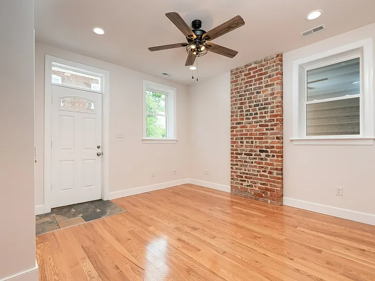 1224 W Cary St — Photo 17