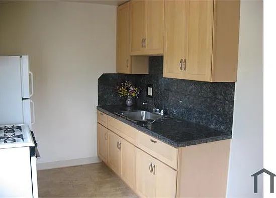2325 17th Ave #1 — Photo 2