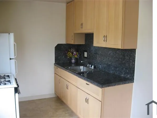 2325 17th Ave APT 1, Oakland, CA 94606