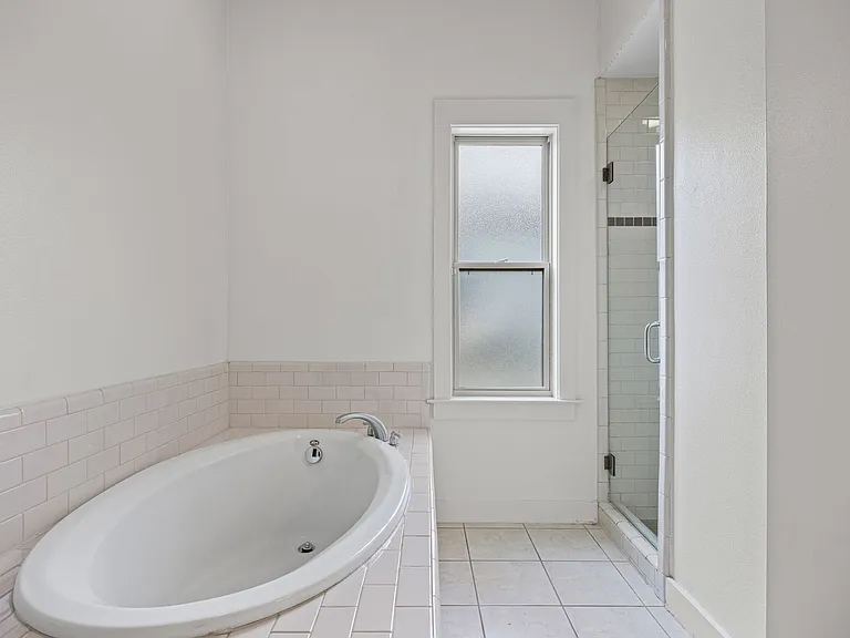 1301 San Bernard St — Photo 20