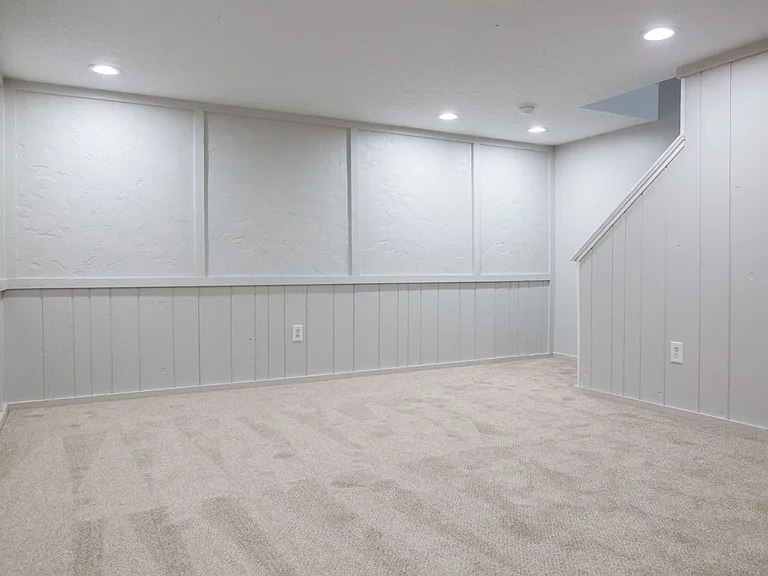 7778 Deercrest Ct — Photo 26