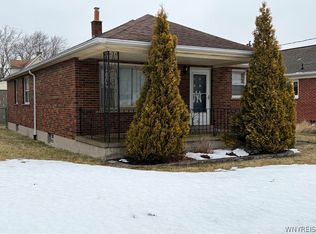 1724 Mackenna Ave, Niagara Falls, NY 14303