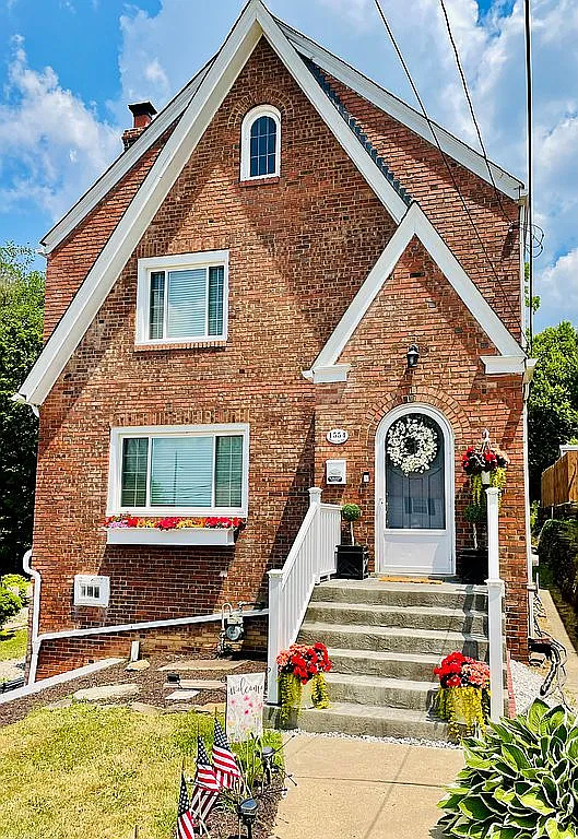 1554 Riverside Rd photo 1