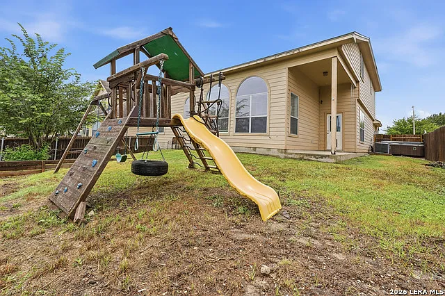 2429 Angelina Dr — Photo 32