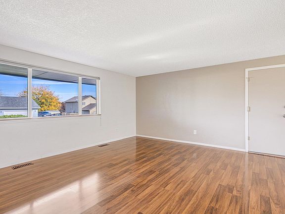 5th image of 1507 W 46th Ave