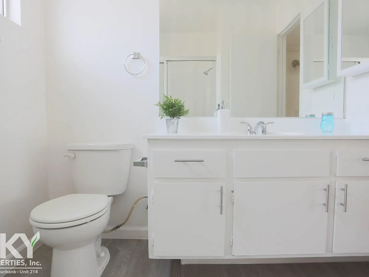 Tarzana West Apartments — Photo 4