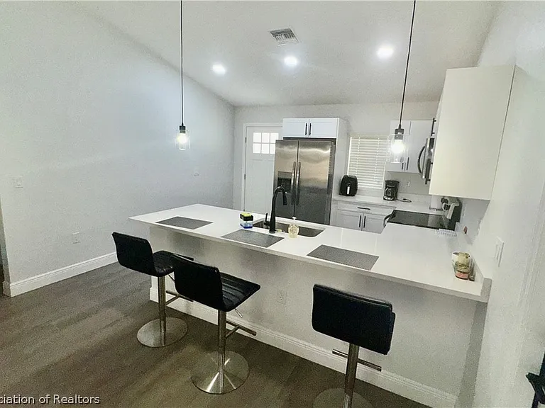 7000 Schumacher Rd — Photo 6