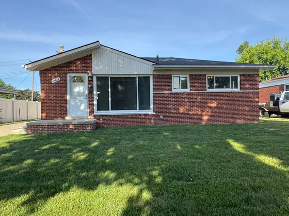 2431 Grange Rd, Trenton, MI 48183